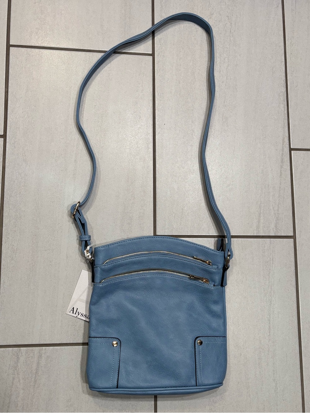 NWT Alyssa Triple Zip Cross Body Bag